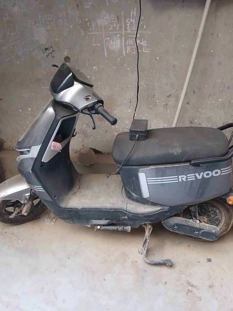 REVOO ELECTRIC SCOOTER - Electric - 1113267619