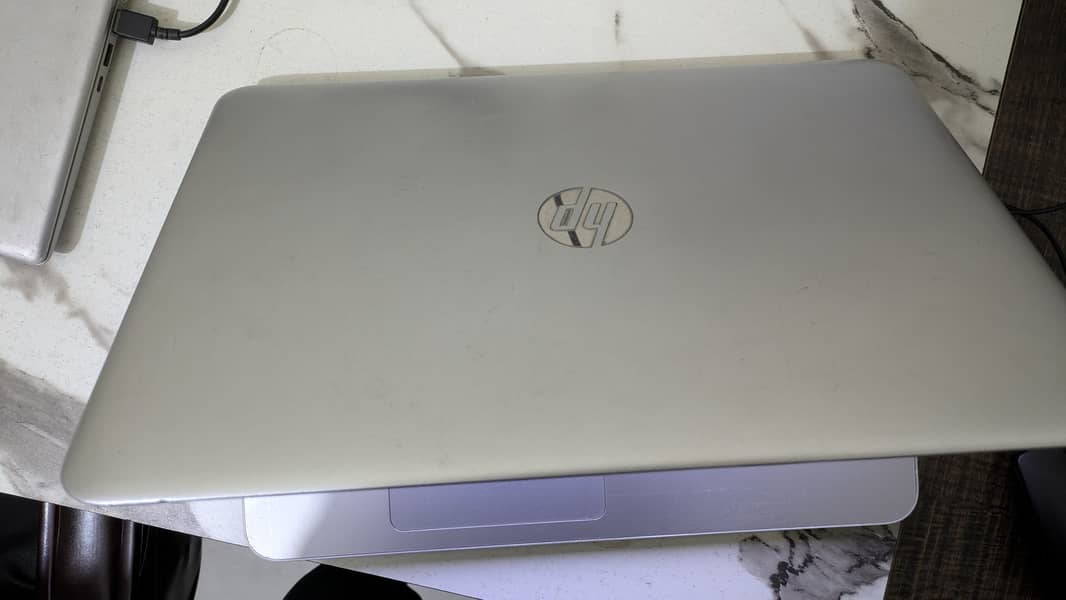 LAPTOP 1