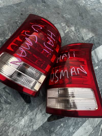 I m selling my Toyota wish car back lights