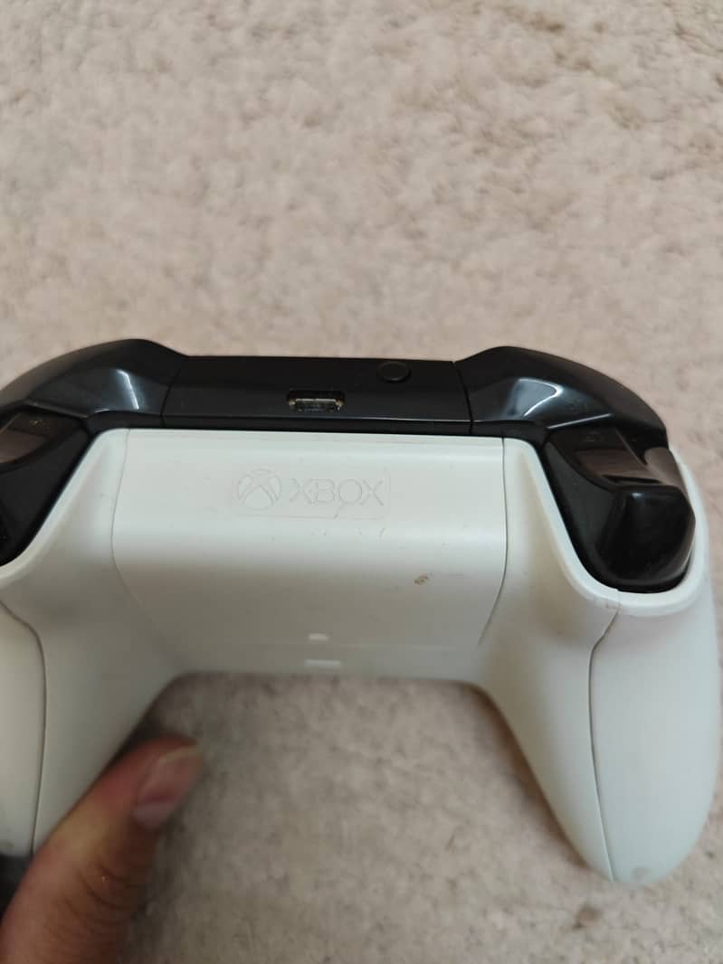 XBox One S Controller - Original 4