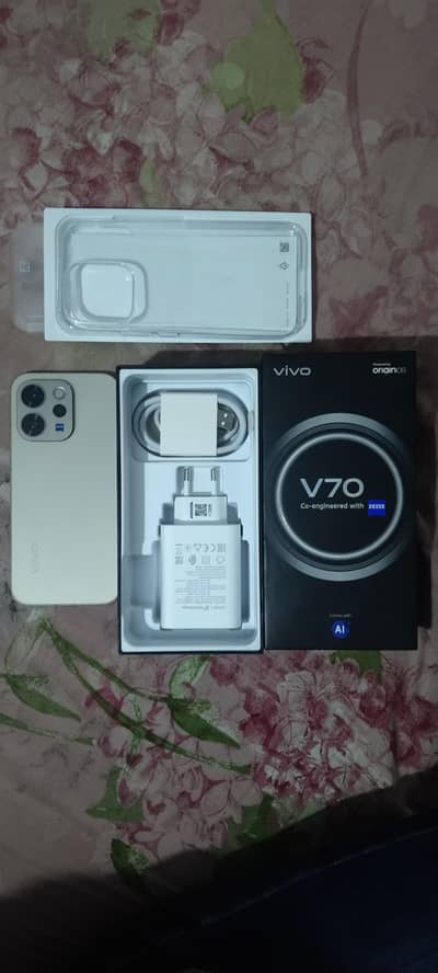 vivo v70 (12/256) complete box