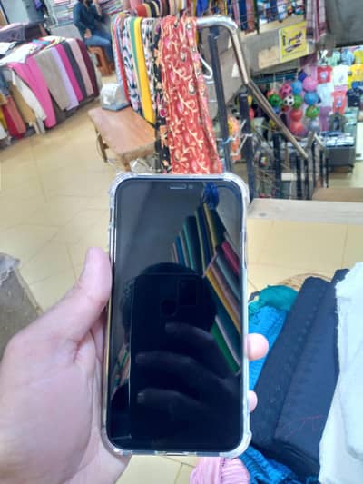 iphone 11 64gb mdm 10 by 10 all ok