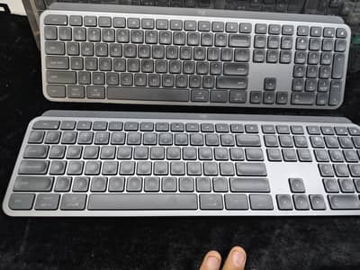 logitech Mx keys for business with USB bolt reciver Bluetooth keyboard