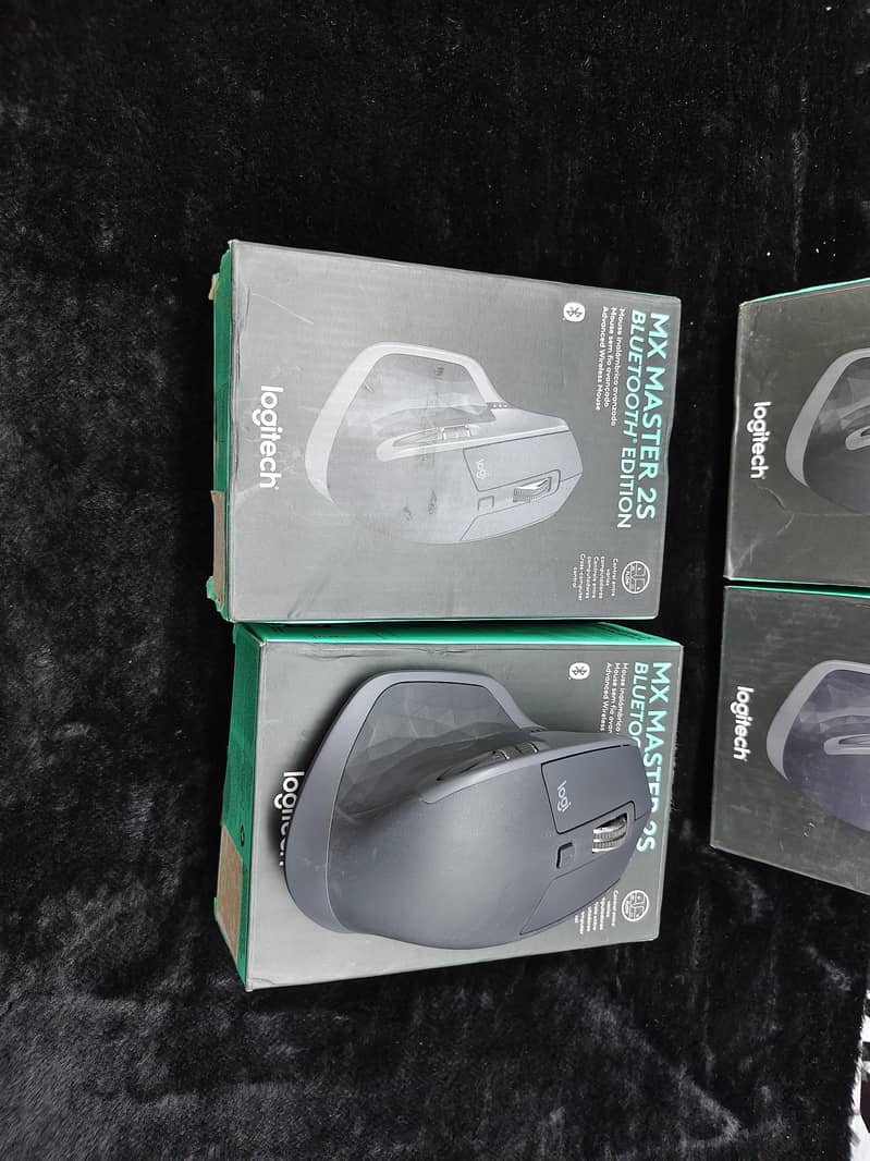 Logitech Mx Master 2s mouse Bluetooth wireless rechargeable 1