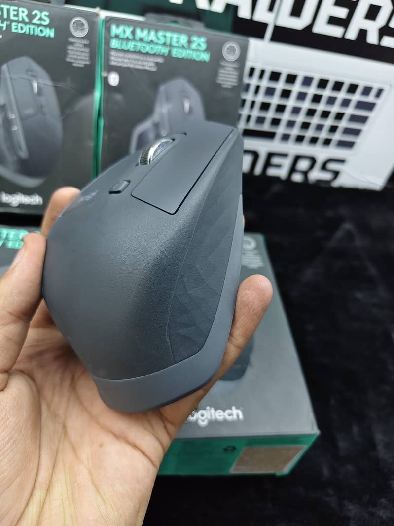 Logitech Mx Master 2s mouse Bluetooth wireless rechargeable 6