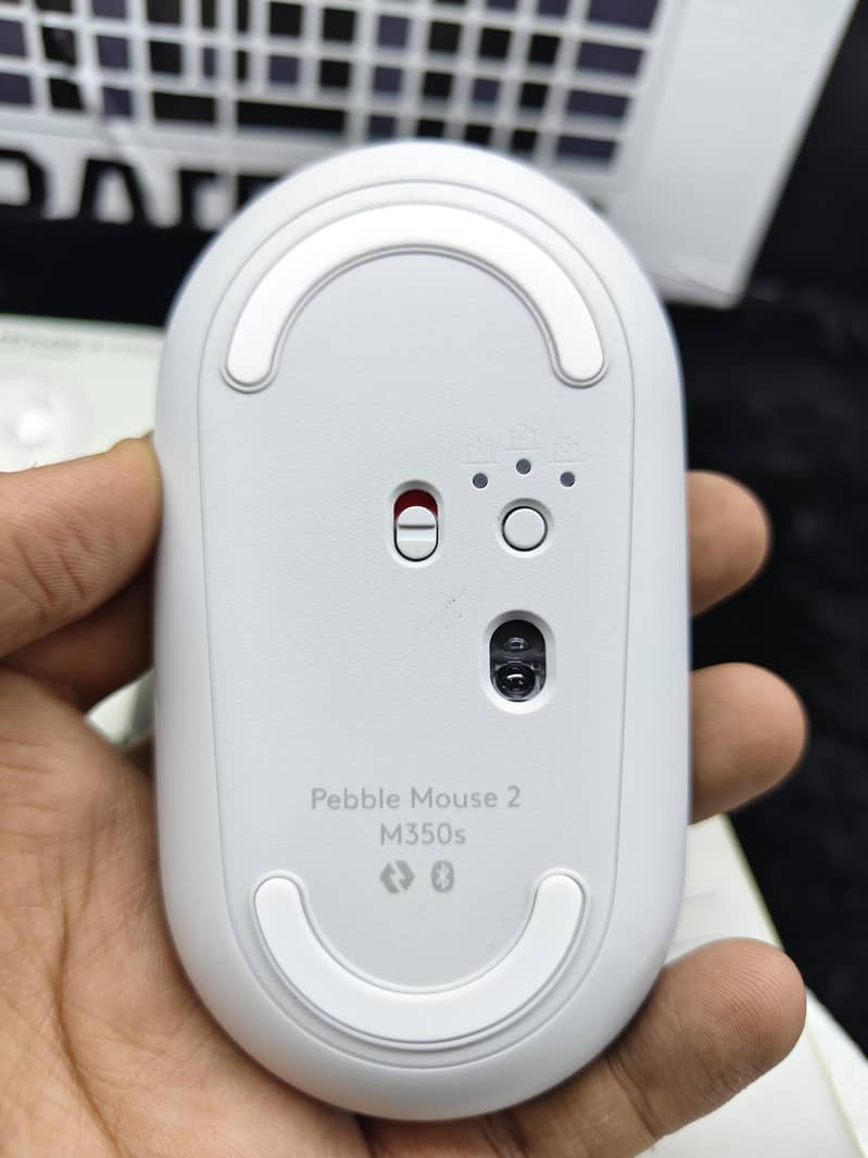 logitech pebble 2 mouse M350s wireless Bluetooth multi device mouse 2