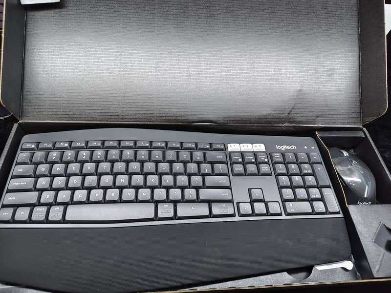 logitech Mk850 combo wireless Bluetooth multi device mouse 0
