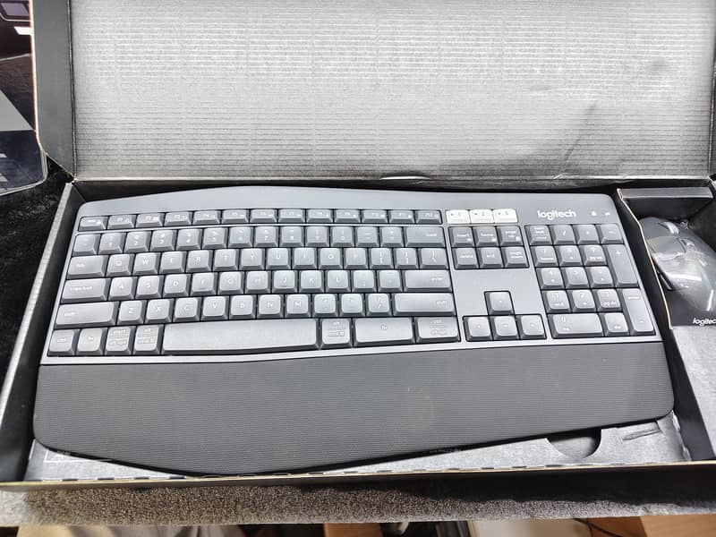 logitech Mk850 combo wireless Bluetooth multi device mouse 3