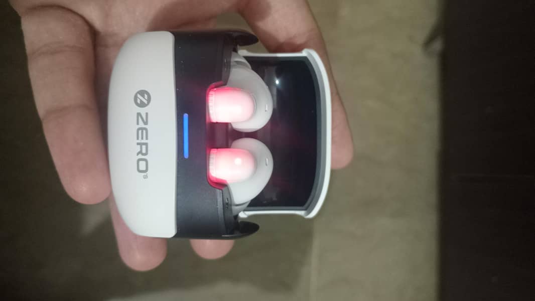 zero original earbuds bettery timing 3,4 days 1