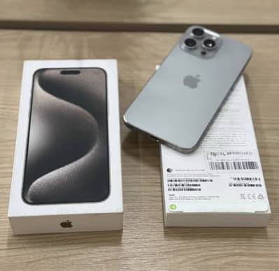 Iphone 15 pro max 10/10, 256gb with box health 93%