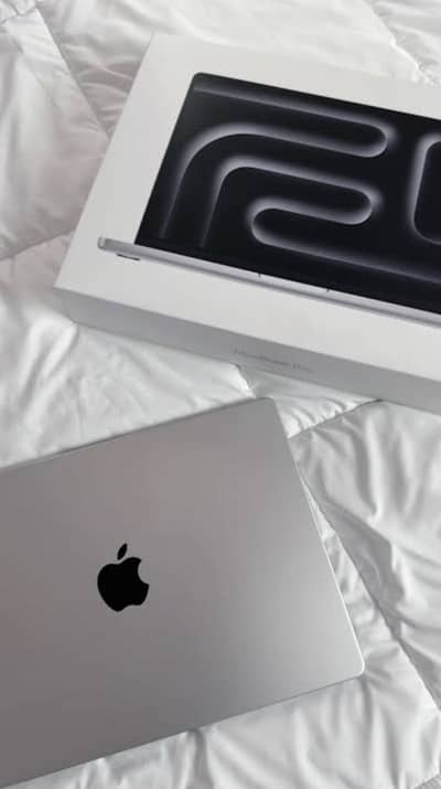 Macbook pro M5 (14 inch 1TB]
