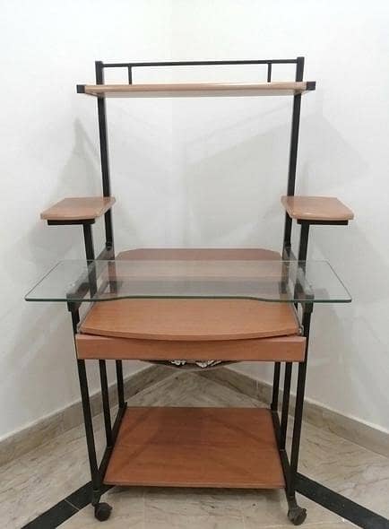 Multipurpose Compact Computer/Workstation Table – Excellent Condition 1