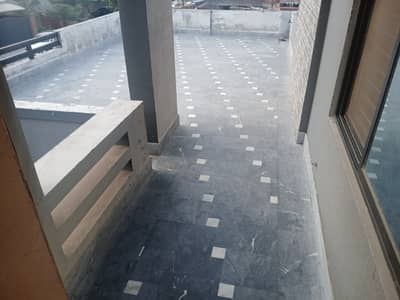 1kinal uper purshin for rent in 3badroom tv lounch kitchen store taris