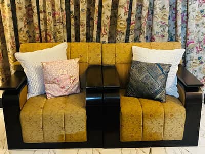 5-seater Diyar wood Sofa