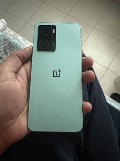 One plus urgent sale 10/10 6+4 Ram 4 months sim tym