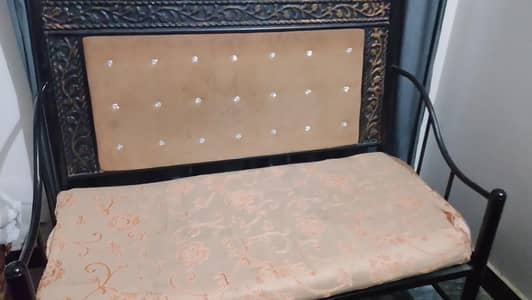 metal sofa set  adyala road near pso pump sapient hall school