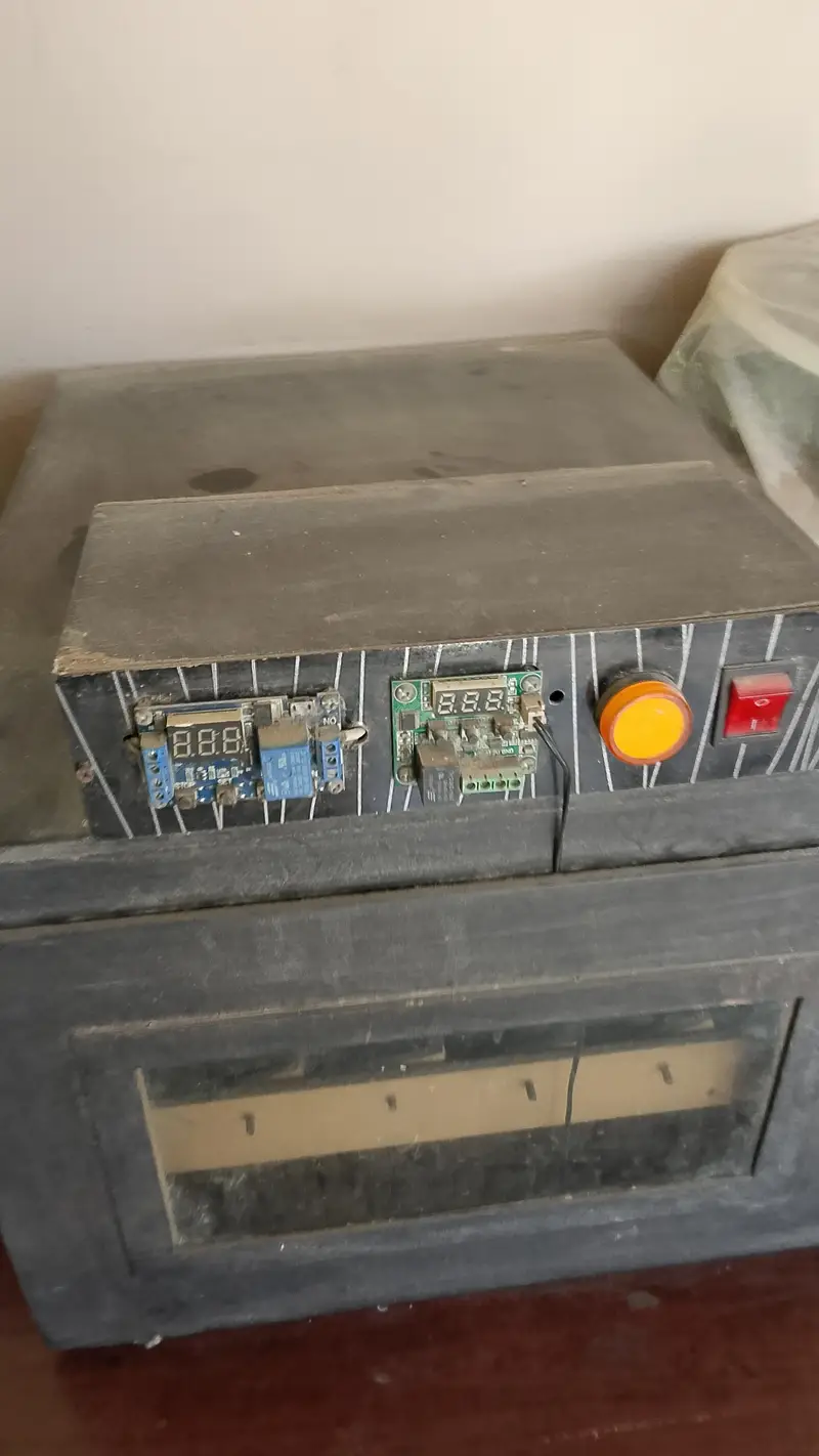 incubator — photo 2