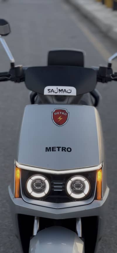 Metrtro M6 lithium battery