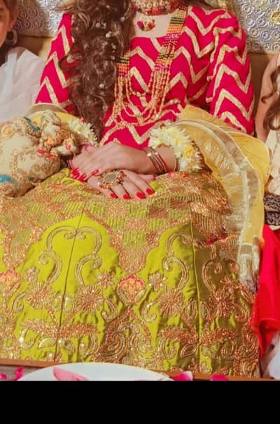 mehndi lehnga