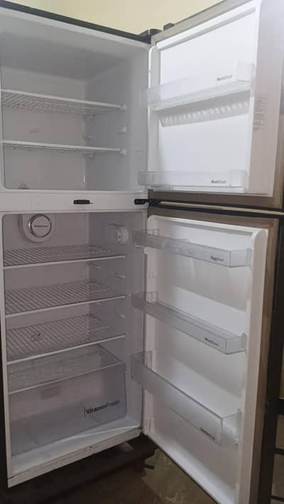 Dawlance Fridge large size