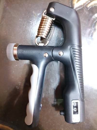 ADJUSTABLE COUTING GRIP