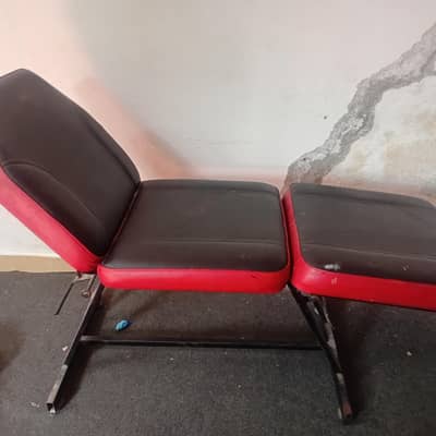 Adjustable Facial & Massage Bed – For Parlor, Spa, or Tattoo Studio