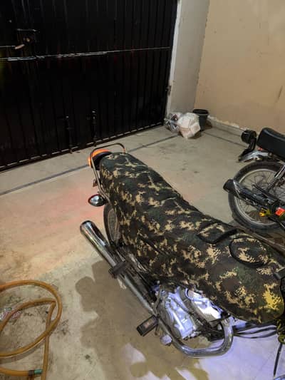 Bhai gari bilkul ok hai baki jis ko leni hai contact krle