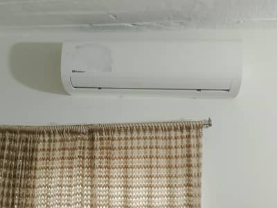 ڈاؤلنس-انورٹر,1.5 ٹن اے سی برائے فروخت – بہترین کنڈیشن