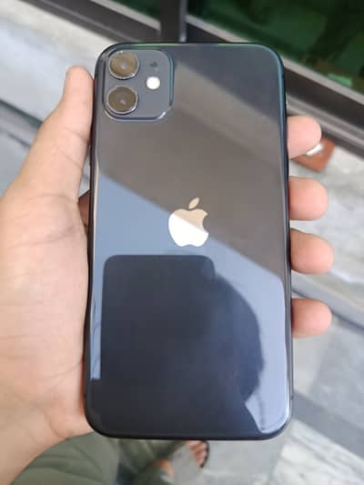 Iphone 11 10/10 64 gb 81 battery health only WhatsApp