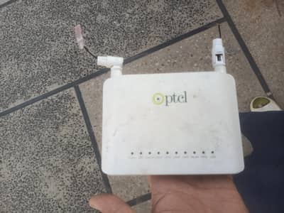 PTCL Router for sale ok hai siraf Antina Nahi hai