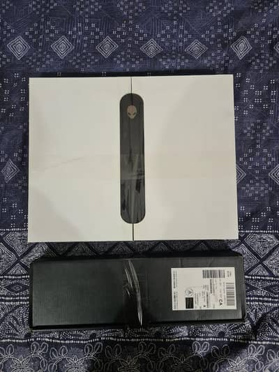 Dell Alienware X16 R1 Genuine