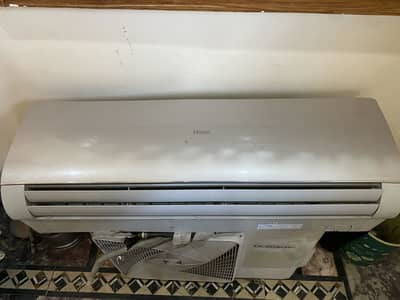 Haier 1.5 Ton DC inverter AC