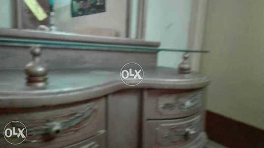 dressing table + cupboard