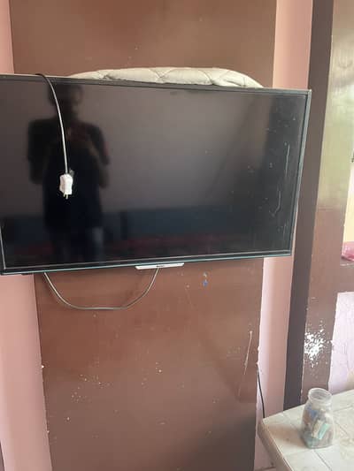 Orient 42 inch ya above lcd condition new but used