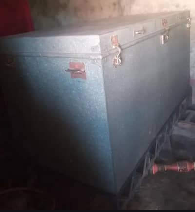 Iron peti 6 feet for sale