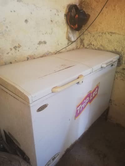 waves freezer urgent for sale 03234825710