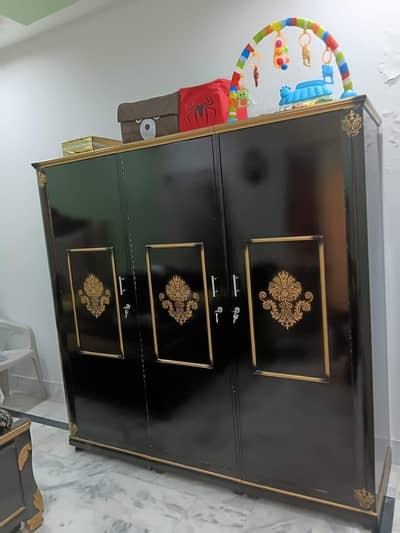 3 doors almari and dressing