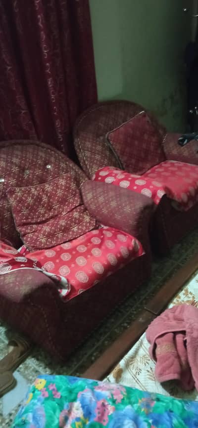 تھری سیٹر صوفہ دو سنگل صوفہ