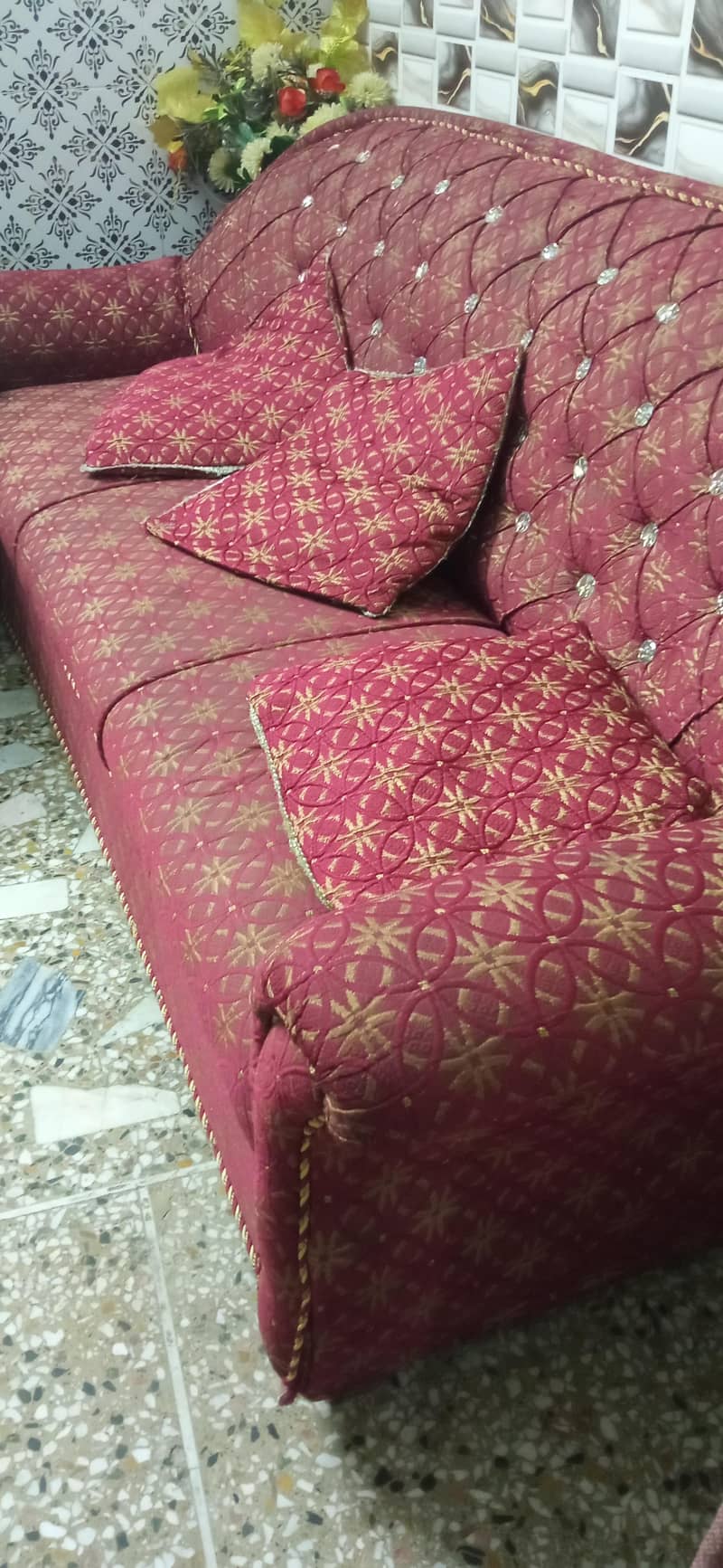 تھری سیٹر صوفہ دو سنگل صوفہ 1