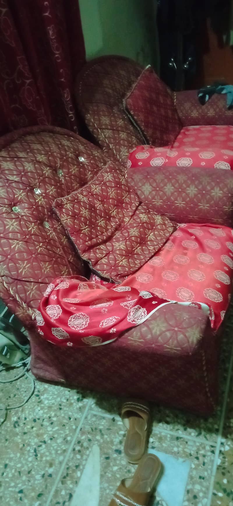 تھری سیٹر صوفہ دو سنگل صوفہ 2