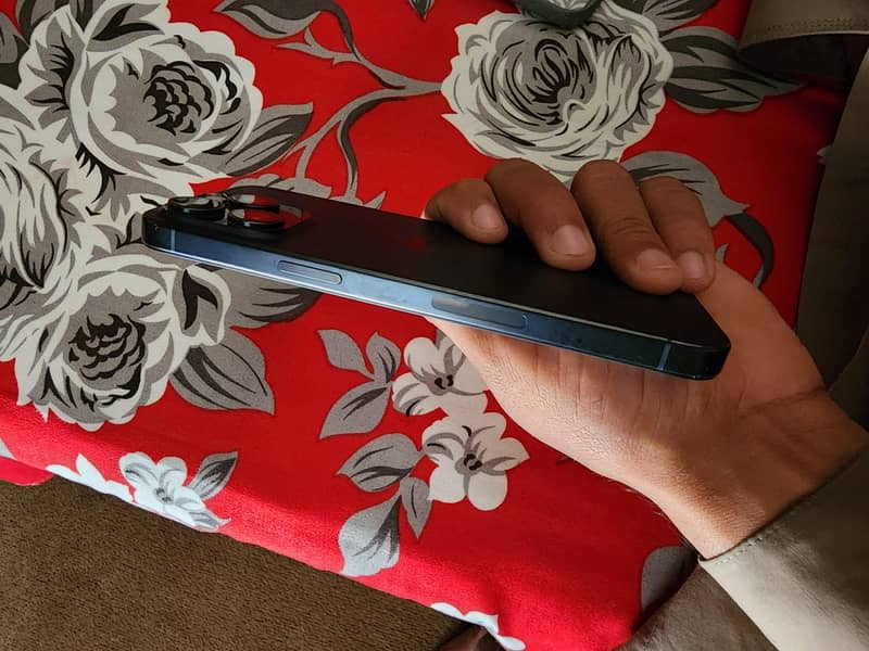 iphone 15 pro max 2