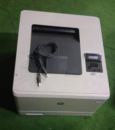 HP Color LaserJet Pro M452dn