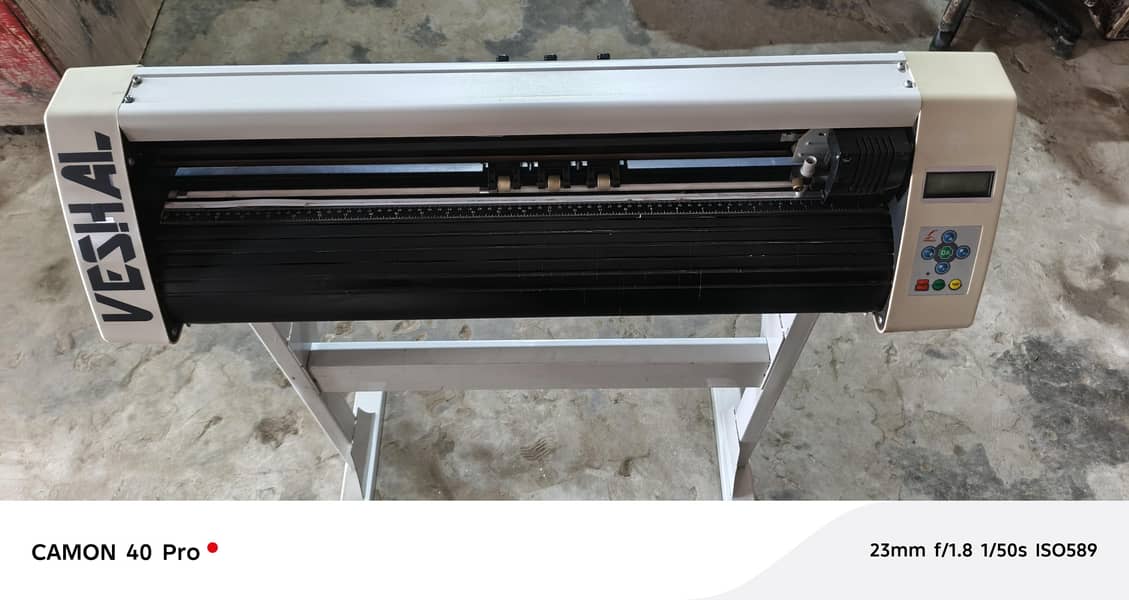 Cutting Plotter with Computer 2