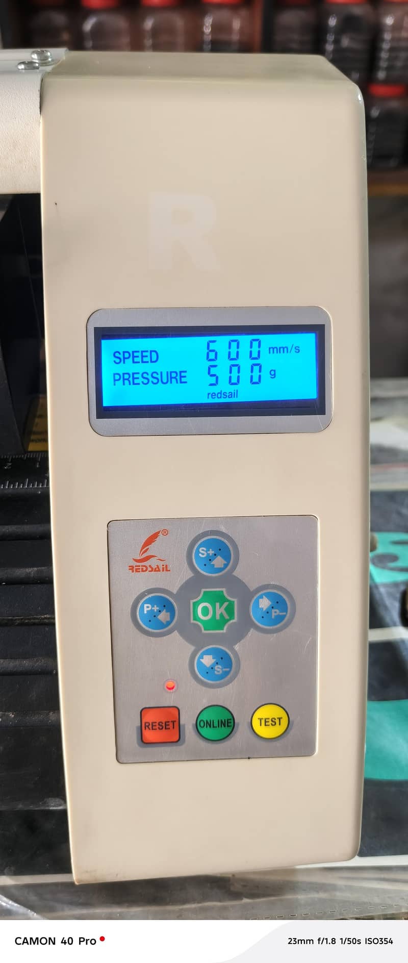 Cutting Plotter with Computer 4