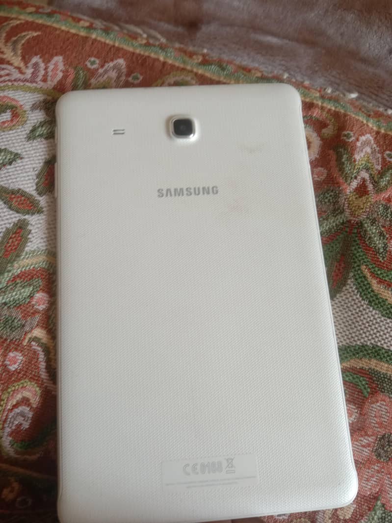 Samsung Galaxy tab E 1