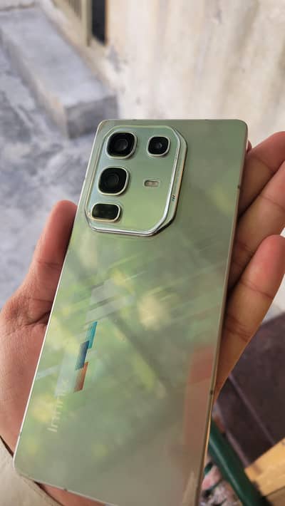 03420048744  only 3 month use with 90 W wiired and 30 W wairless cha