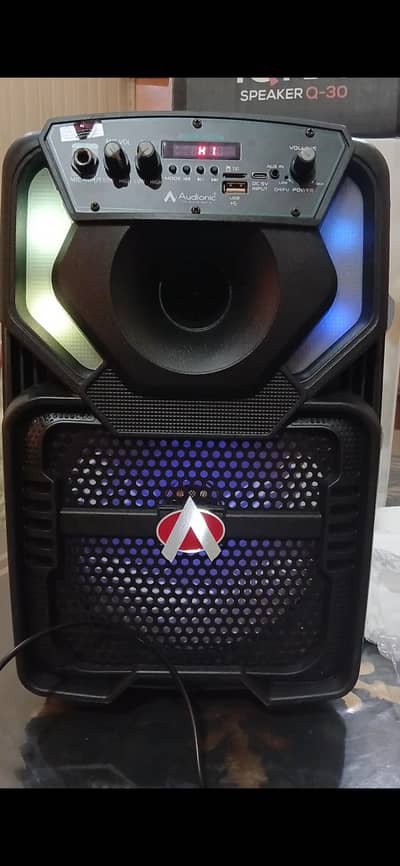 Iqra Q-30 Speaker with Wireless Headgear Mic