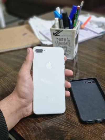 Iphone 8Plus NON PTA FU 80 HEALTH 64 GB