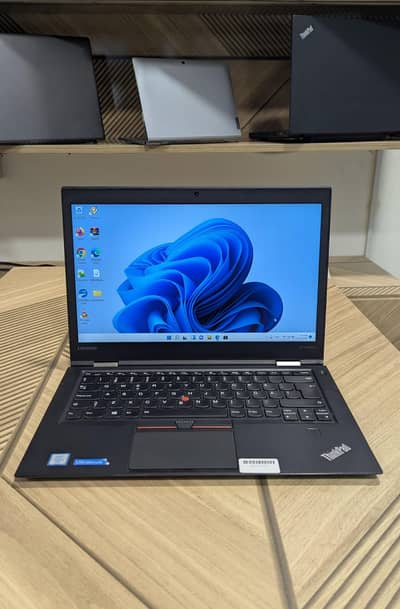 Lenovo ThinkPad X1 Carbon | Core i5 6th Gen | 8/256GB SSD |Ultra-Light