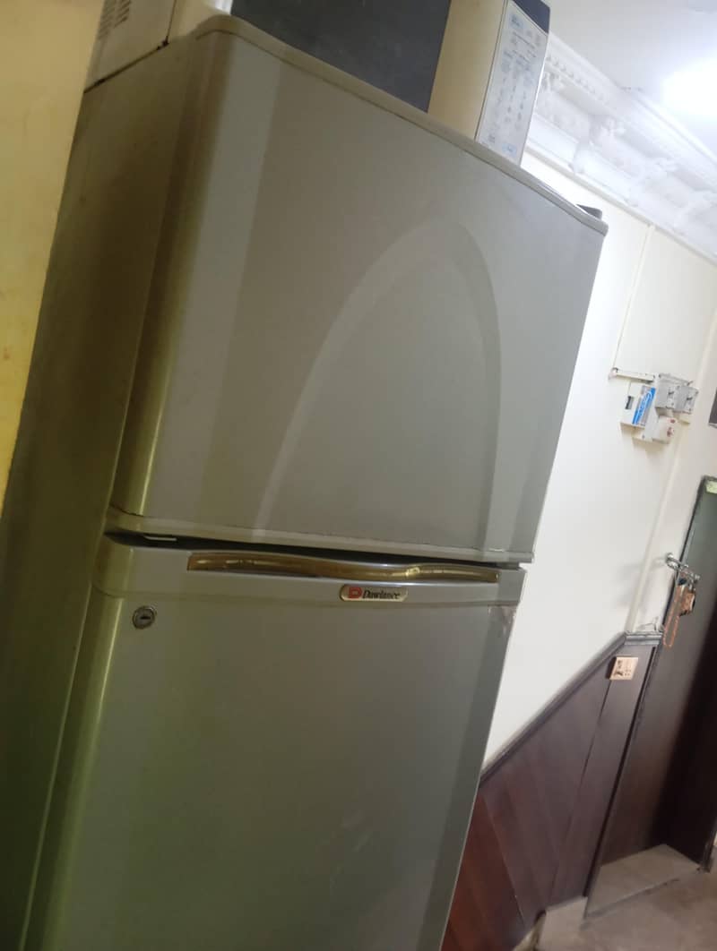 فریج برا ے فروخت 0